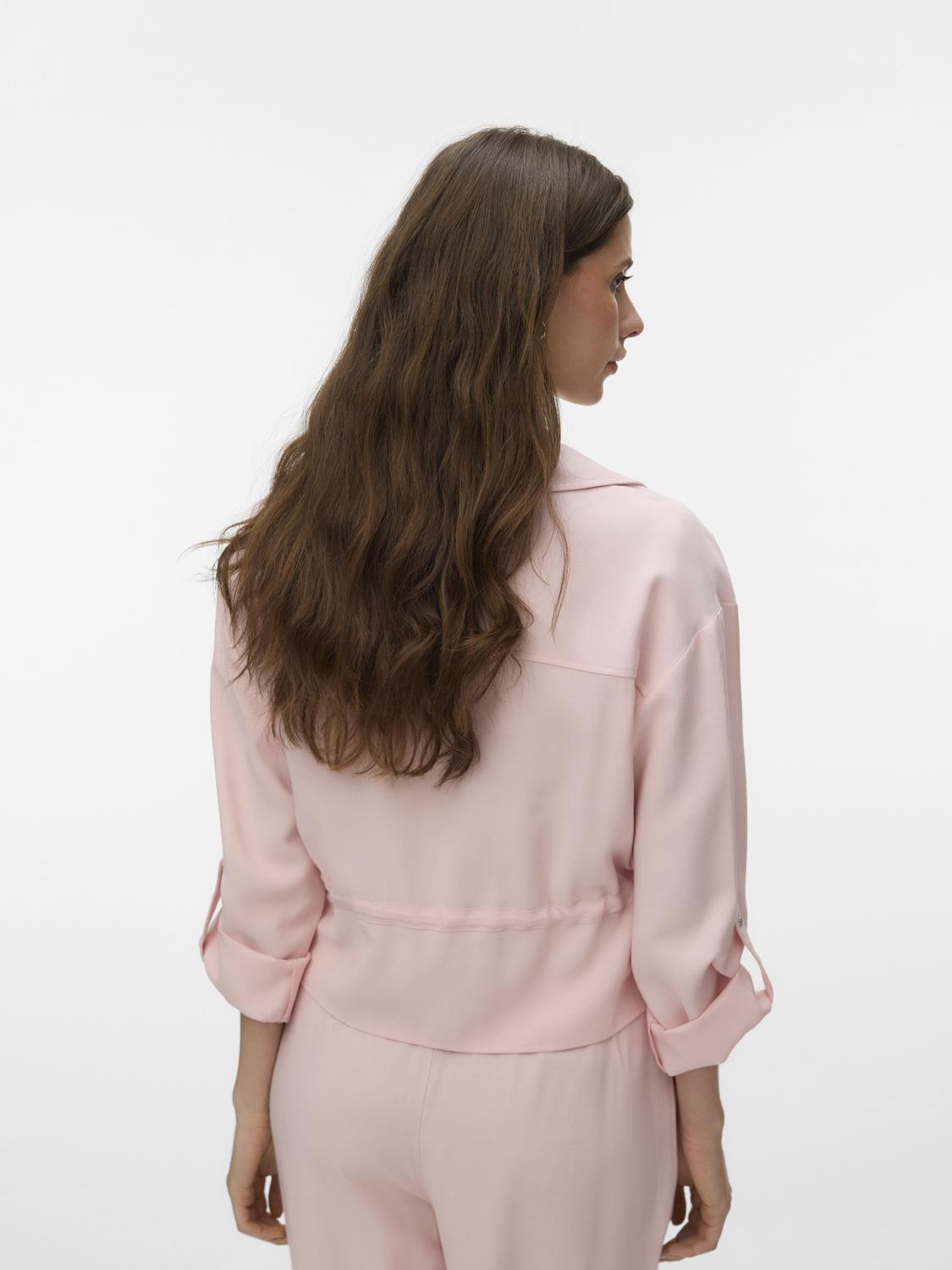 model_shot-back